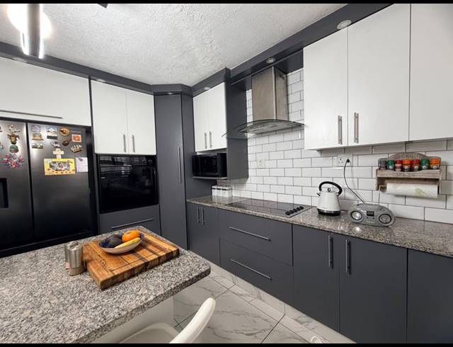 3 BEDROOM TOWNHOUSE FOR SALE IN RESERVOIR HILLS
